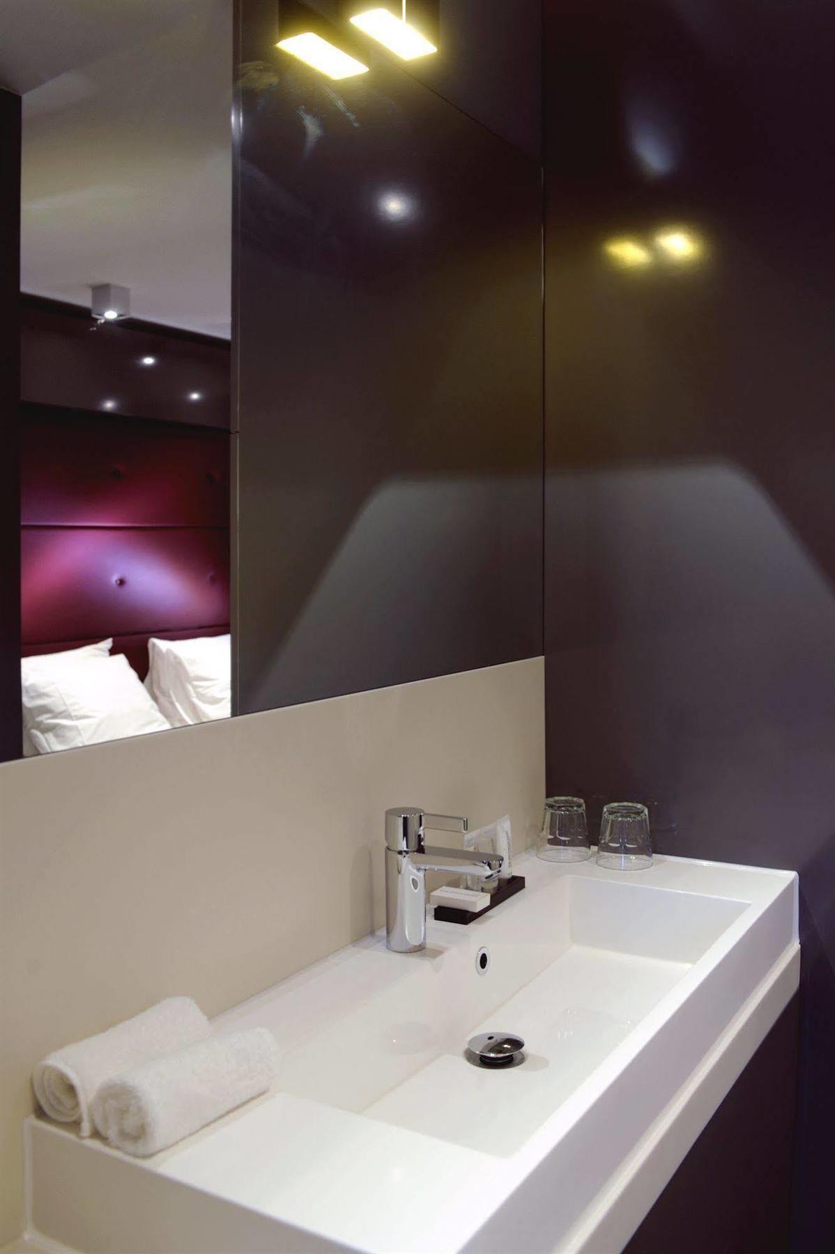 บลู แมนชั่น โฮเต็ล Hotel อัลส์เมียร์ ภายนอก รูปภาพ